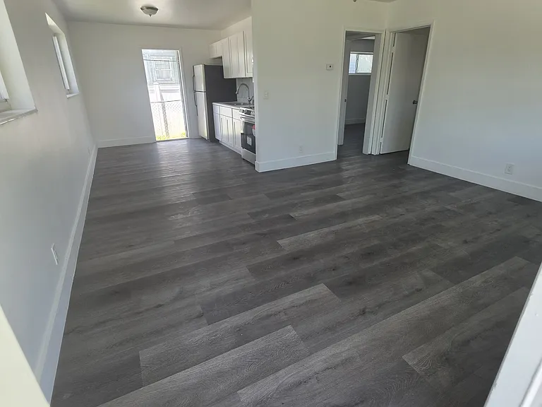 117 SE 2nd Ave #1 — Photo 9