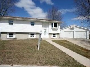 728 Hillcrest Ct, Two Rivers, WI 54241