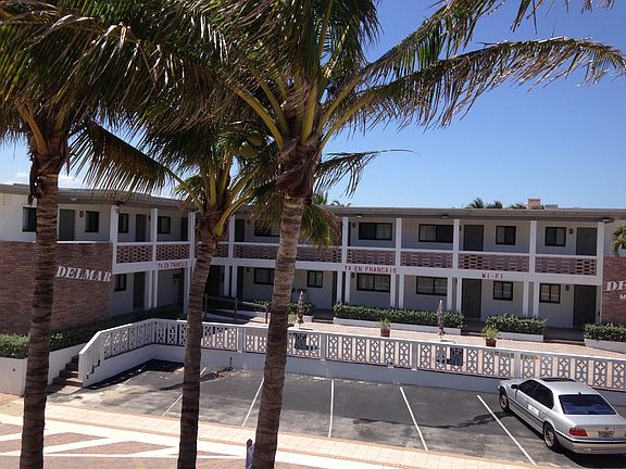 11 parking spaces off-street