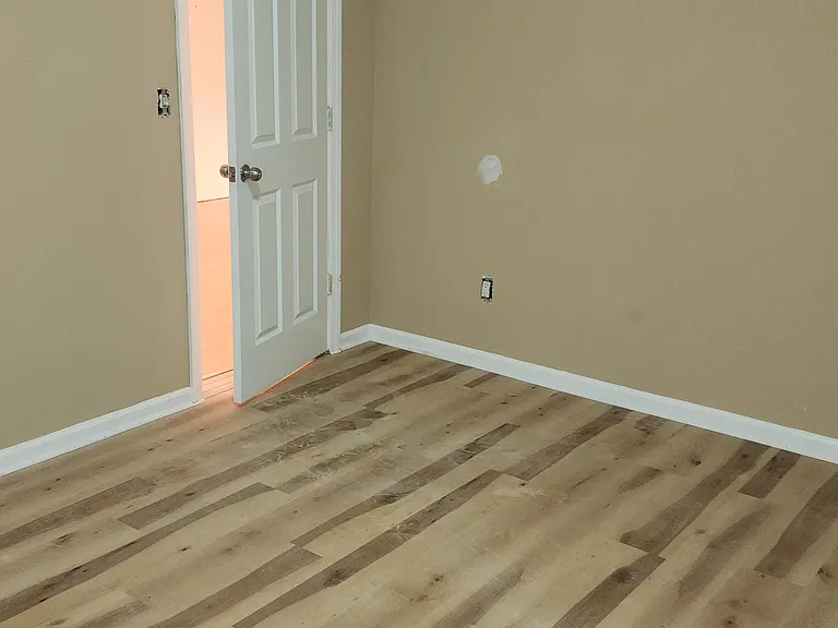 252 College Dr — Photo 7