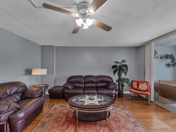 4th image of 400 SE 10th Street #110