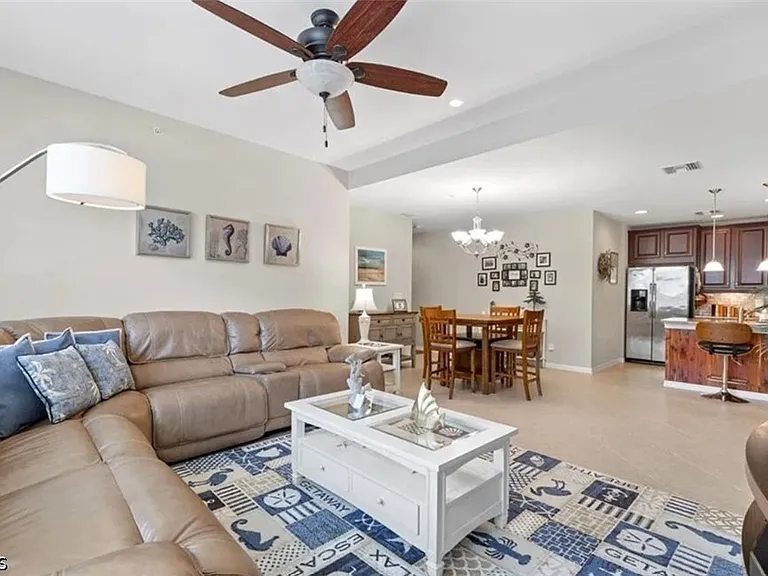 8500 Violeta St #102 — Photo 1