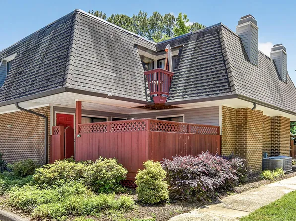 208 Finley Forest Dr, Chapel Hill, NC 27517