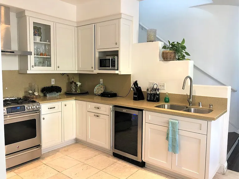 971 S Flintridge Way — Photo 12