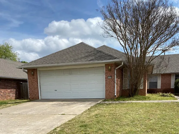 203 Fox Run Pl #B, Lowell, AR 72745