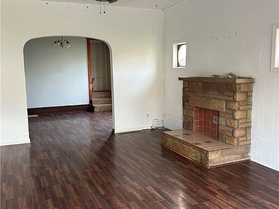 3rd image of 147 East St