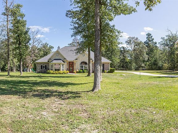 2nd image of 132 Autumn Lake Dr