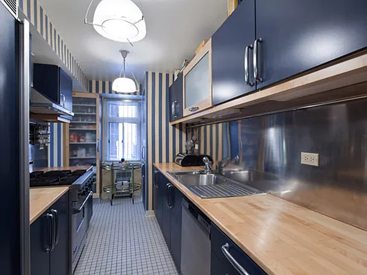 Sold by Sotheby's International Realty | media 18