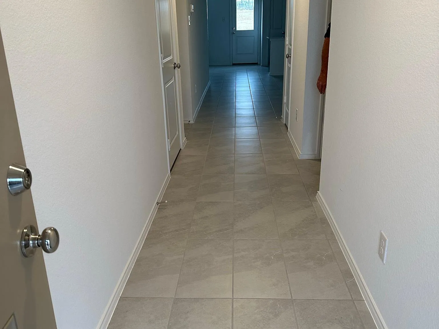 3 bed, 1271 sqft, $1,999 — Photo 3