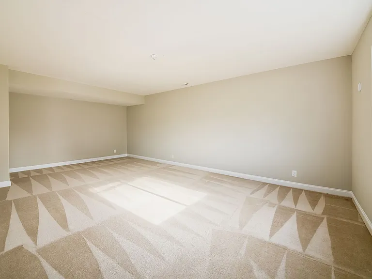 8865 Sweetshade Dr — Photo 44