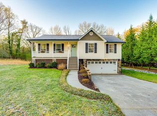 203 Darvin Ln, La Fayette, GA 30728