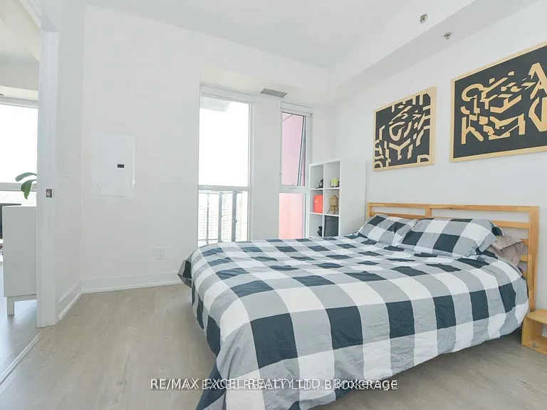 318 Richmond St W #2502 — Photo 11