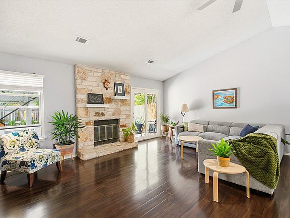 2nd image of 4817 Pelham Dr