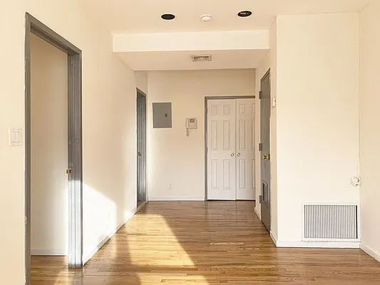 Rented by Compass | media 6