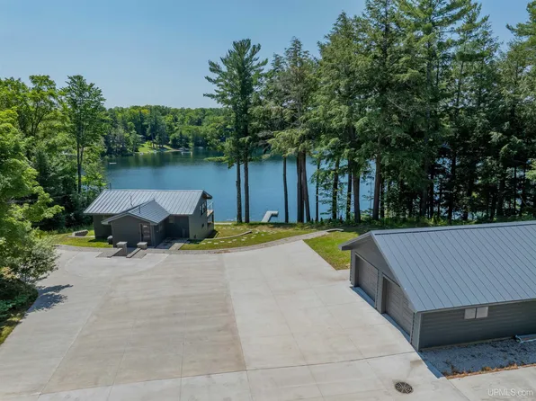 7579 N Ff Hwy #13, Wetmore, MI 49895