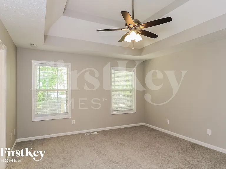 1005 Wolf Springs Cv — Photo 11
