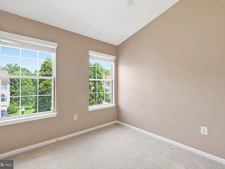 7827 Quill Point Dr — Photo 15