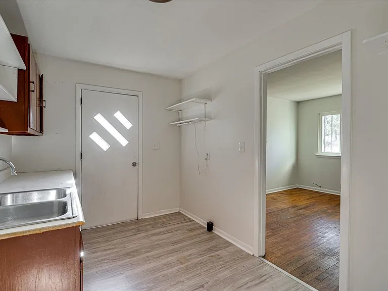 1002 Belmeade Ave — Photo 7
