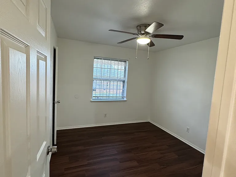 3508 Silverhill Dr — Photo 9