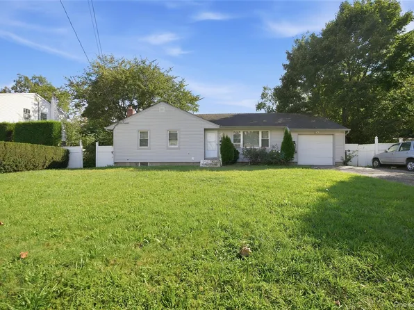 182 New York Avenue, Bay Shore, NY 11706