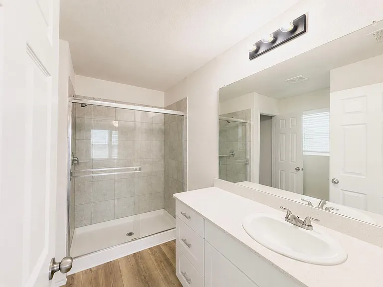 4533 Greenham Ln — Photo 16
