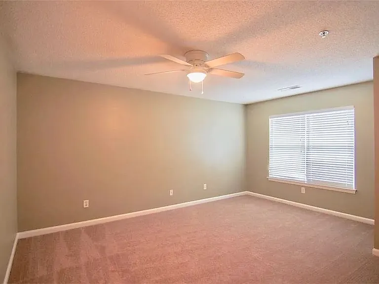 246 Azalea Cir — Photo 8
