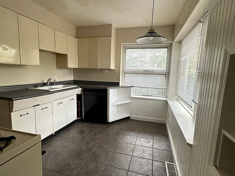 2509 Erskine Blvd — Photo 7