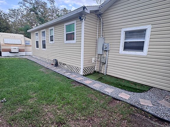 3rd image of 1517 S Washington Ave