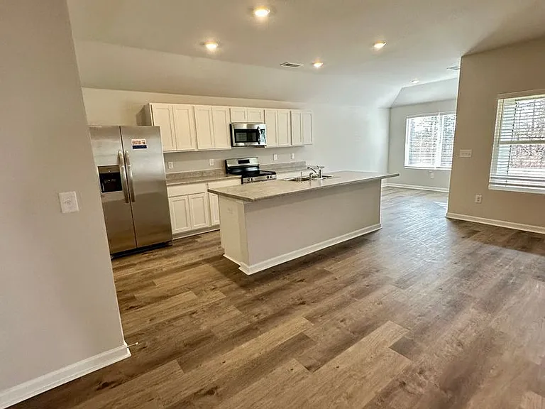 1060 Brookhaven Ln — Photo 7