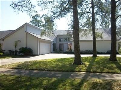 1st image of 2307 Country Club Dr