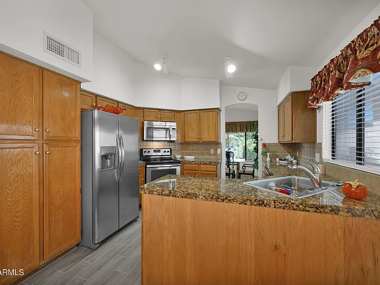 11010 W Poinsettia Dr — Photo 16