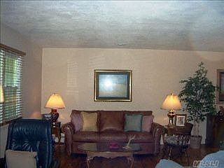 5th image of 305 S Bay Ave