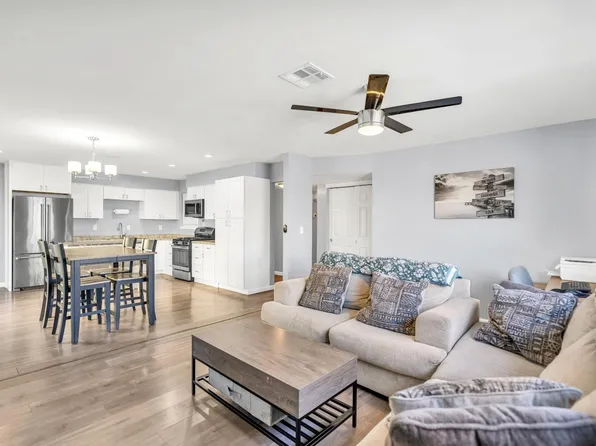 5323 Hillsdale Blvd, Sacramento, CA 95842