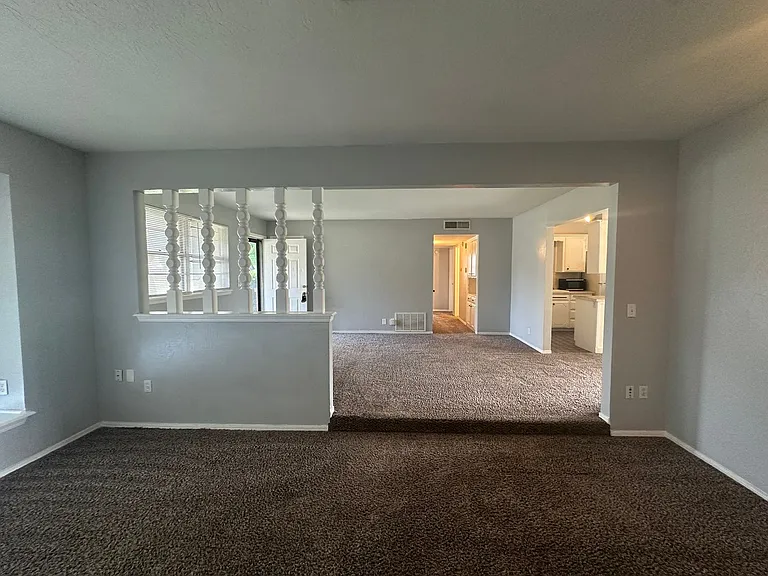 4844 Woodview Dr — Photo 14