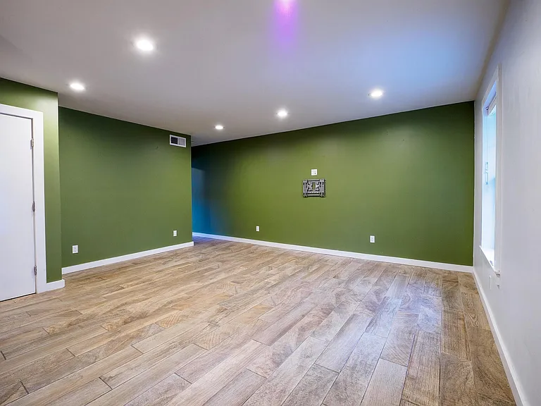 2302 E Side Dr #28 — Photo 12