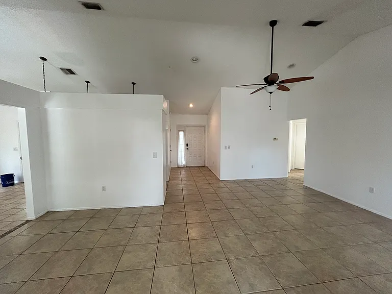 1432 Lakehurst Way — Photo 5