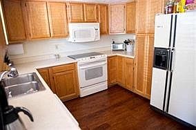 3rd image of 1413 Blockford Ct W