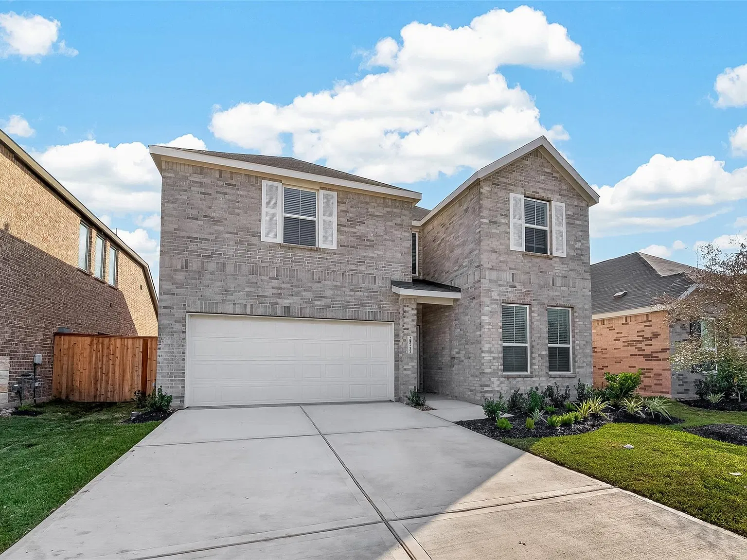5 bed, 3.0 bath, 2649 sqft, $2,999 — Photo 2