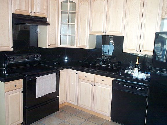 3rd image of 1620 Ottawa Ct APT 2