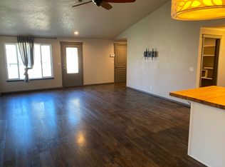 242 SW Lexis Ln, Grants Pass, OR 97527