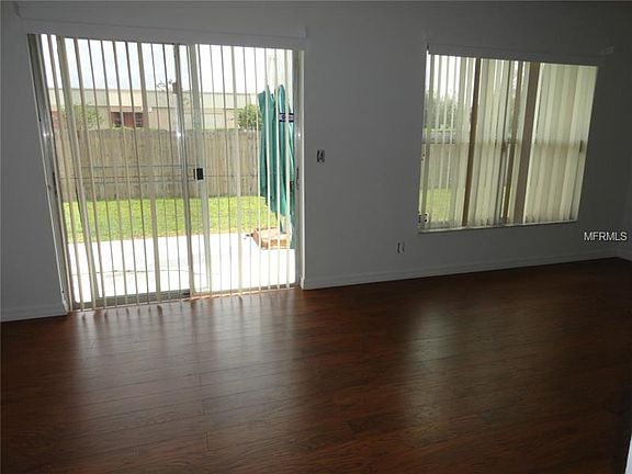 4th image of 2301 Woodway Dr