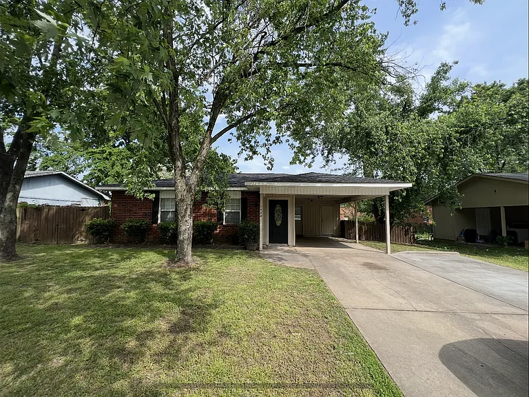 1400 Bon Air St — Photo 1