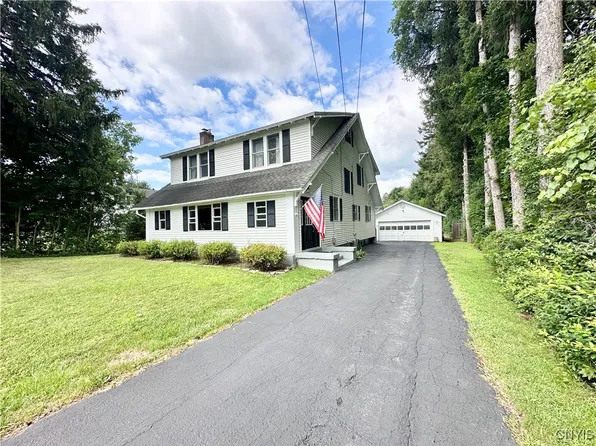 222 Maple Dr, Fayetteville, NY 13066