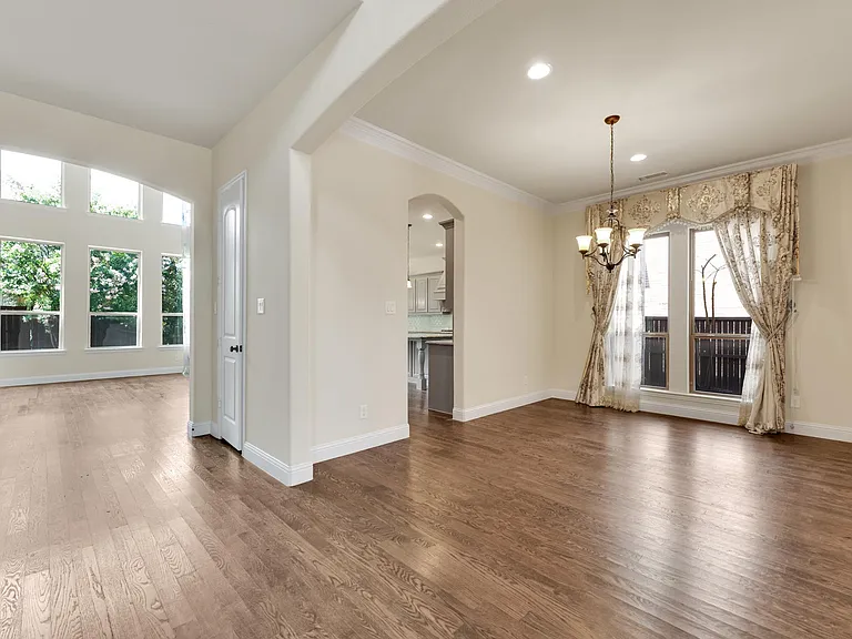 1602 Meg Dr — Photo 6
