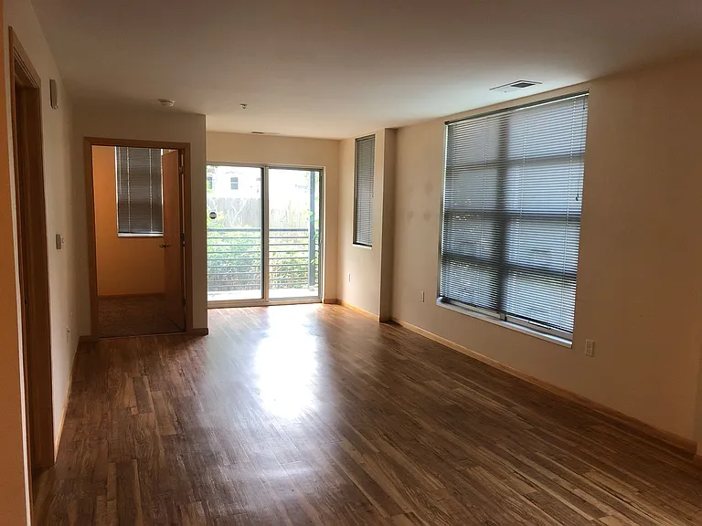 739 Williamson St — Photo 34