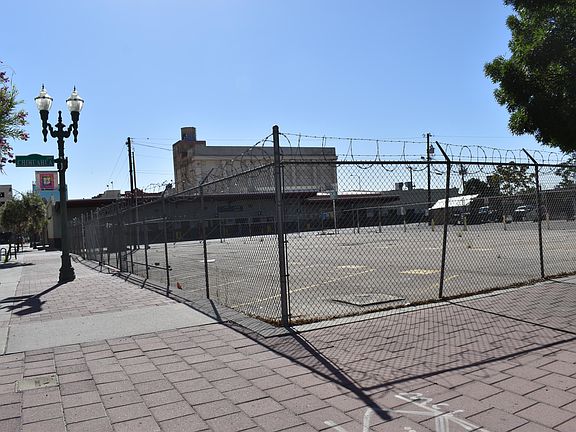 2nd image of 210 W San Antonio Ave