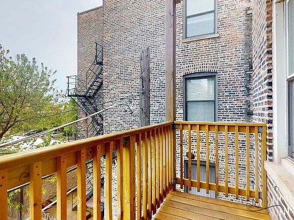 3rd image of 918 E Hyde Park Blvd #6314515