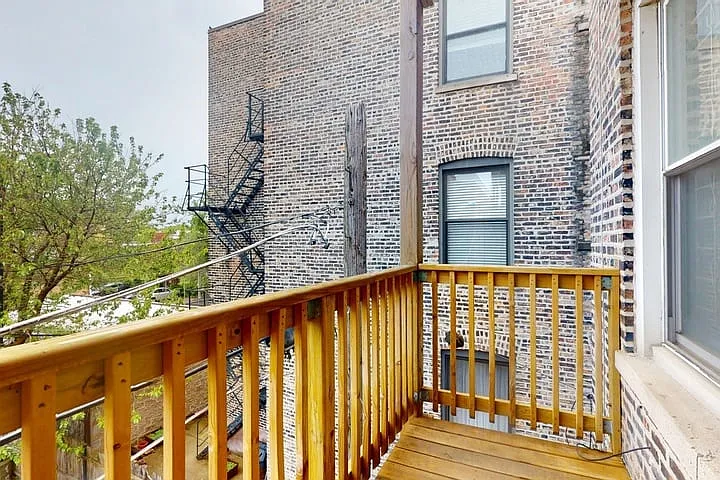 918 E. Hyde Park Boulevard — Photo 4