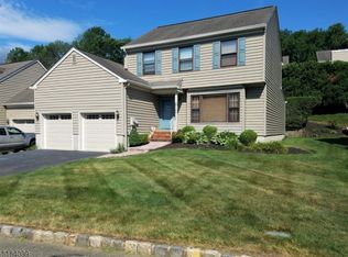 7 Cypress Cir, Morristown, NJ 07960