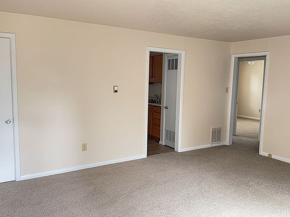 3rd image of 1325-31 E Buena Ventura St #1329
